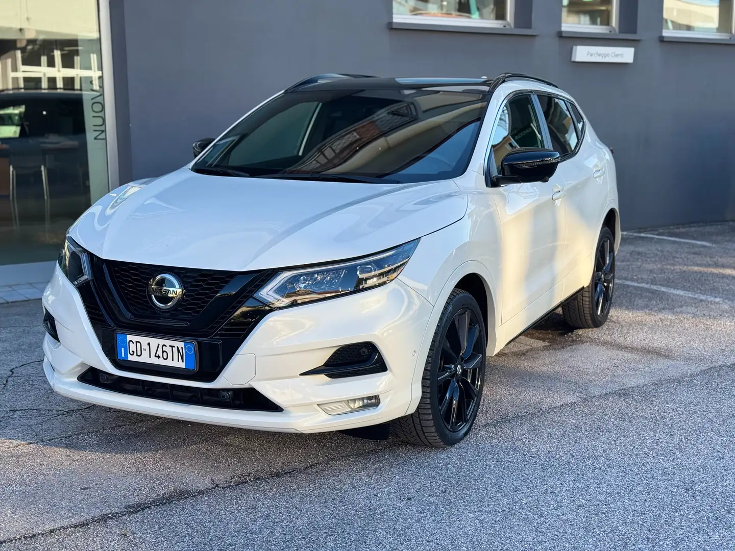 Nissan Qashqai Qashqai II  1.5 dci N-Tec 115cv dct Bianco - 1