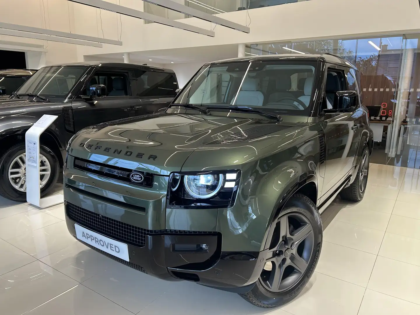 Land Rover Defender X-DYNAMIC SE Vert - 1