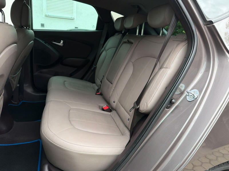 Hyundai iX35 Style AWD 1 HAND/8 FACH/SHZ/PDC/AHK — photo 16
