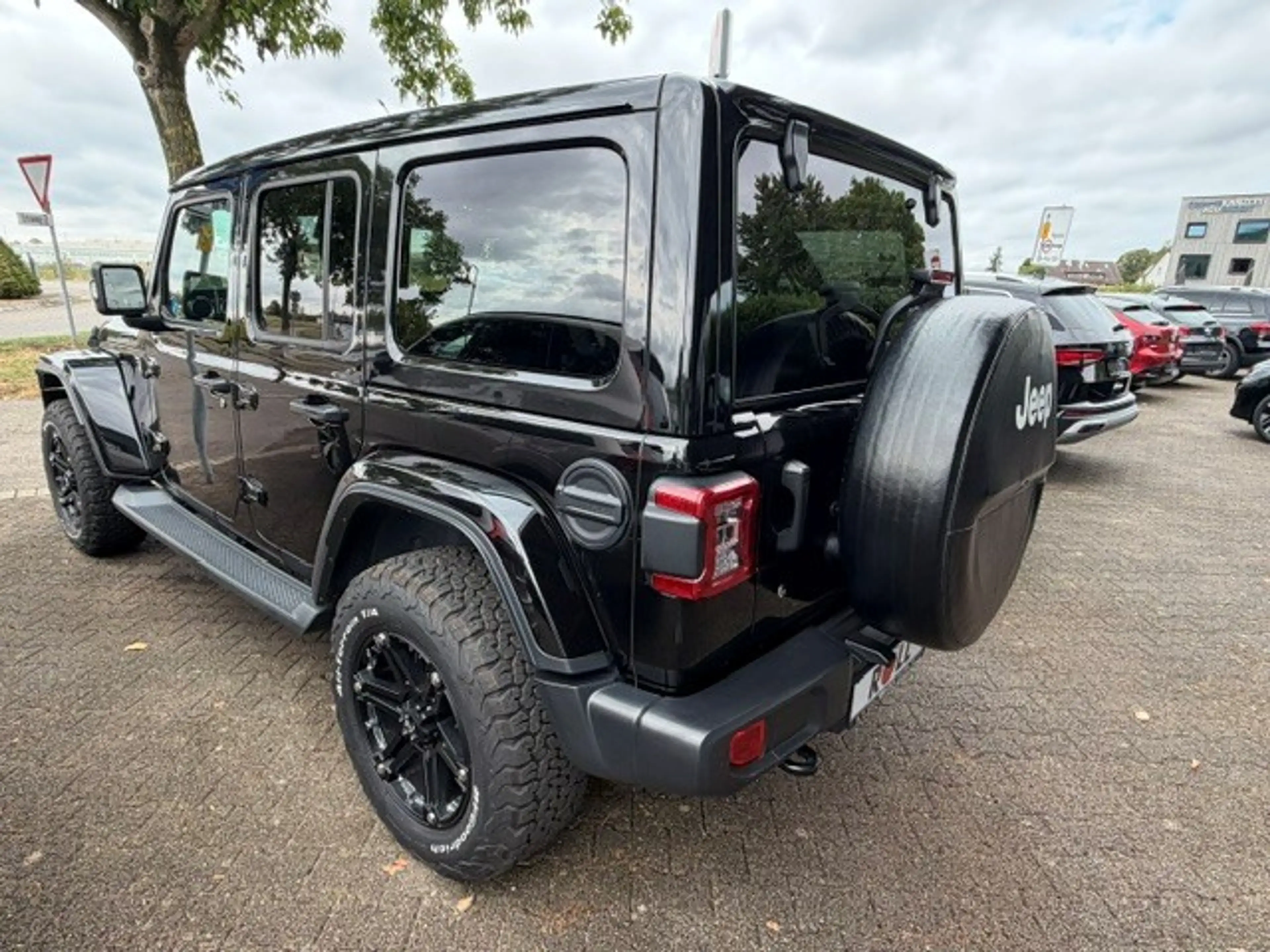 Jeep Wrangler UNLIMITED 2.0 T-GDI NIGHT EAGLE — photo 3