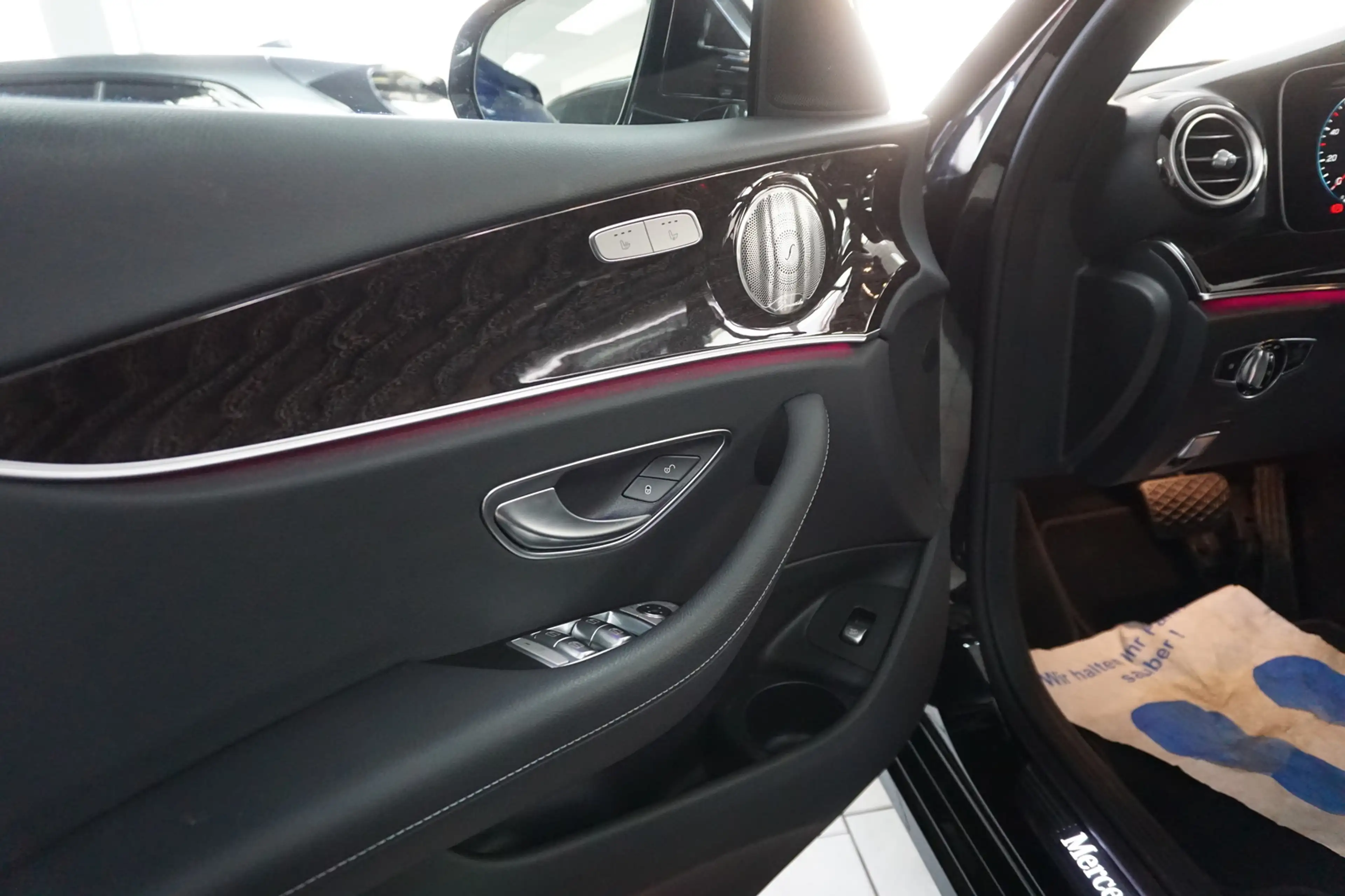 Mercedes-Benz E 400 d 4M Avantgarde BURM PANO SITZBELÜFT MBUX — photo 6