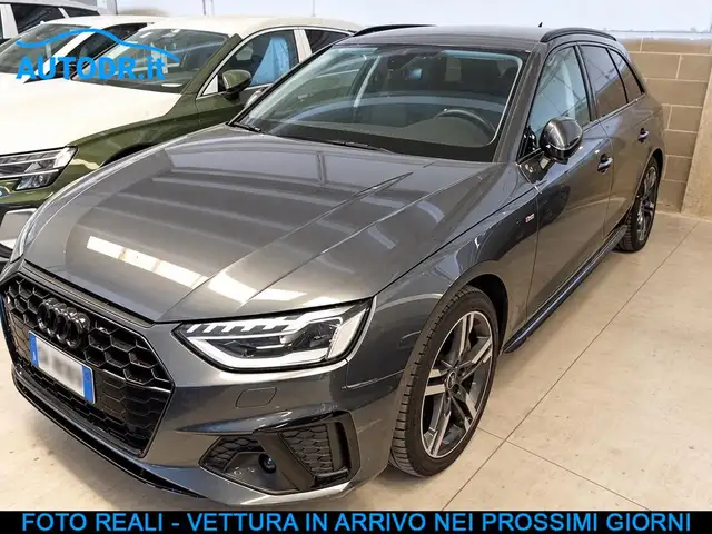 Audi A4 40 TDI Quattro S-Tronic S-Line LED Matrix, Navi, Cerchi 18, Retrocamera