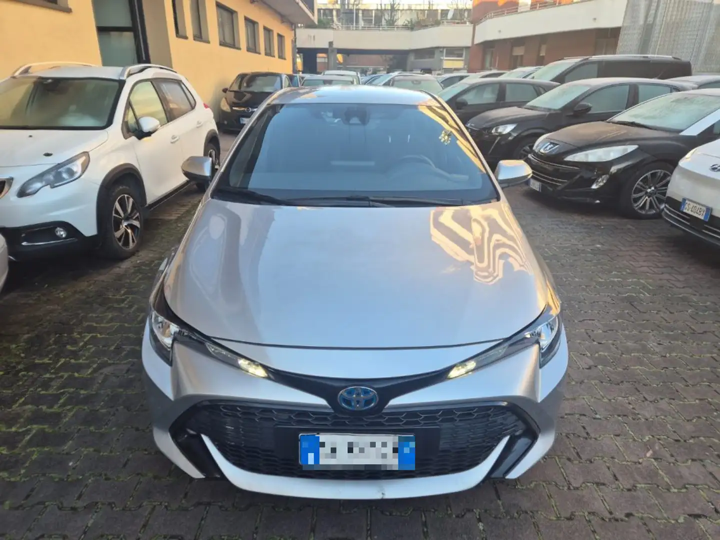 Toyota Corolla 2.0 Hybrid Business Gris - 2