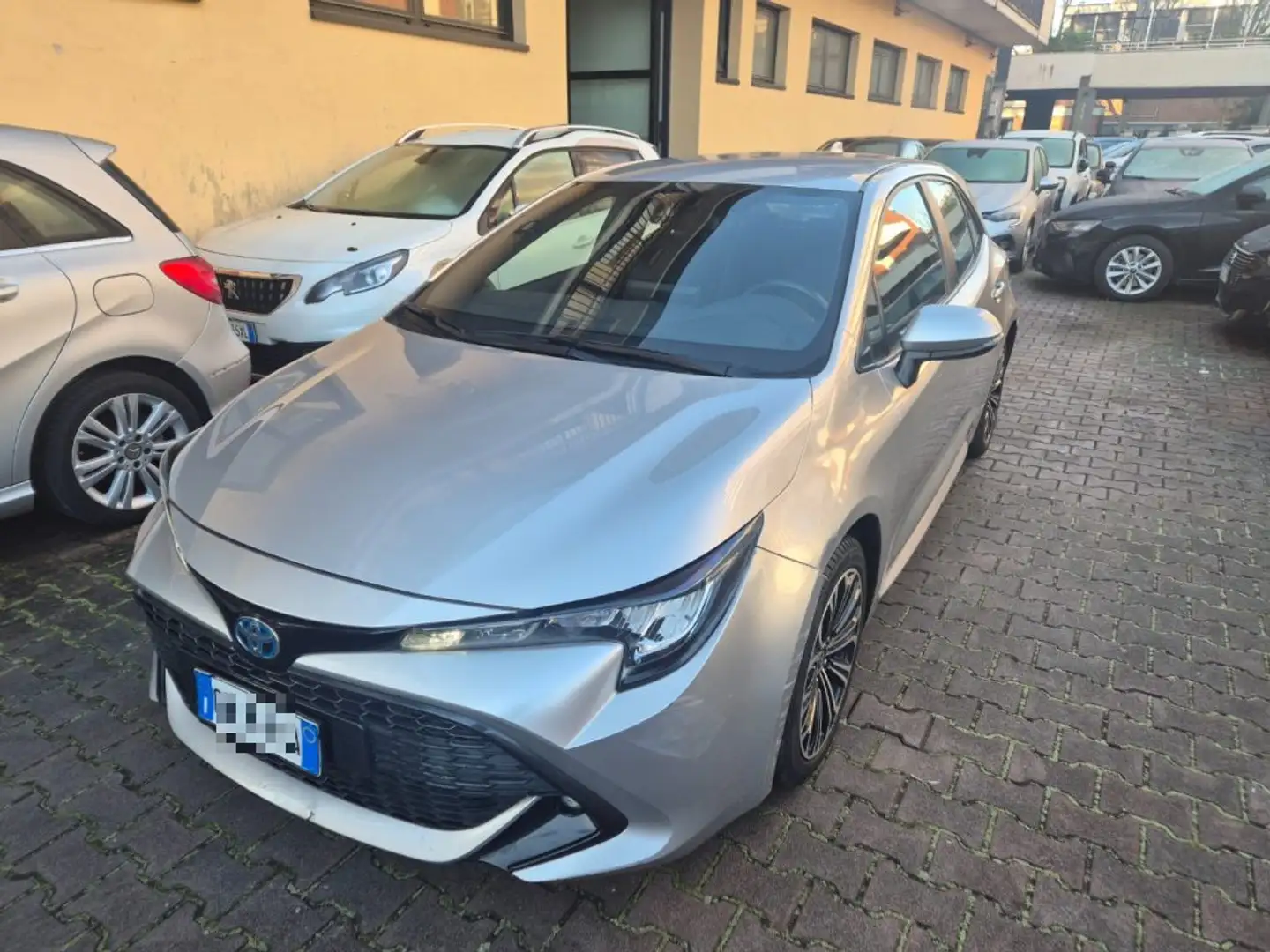 Toyota Corolla 2.0 Hybrid Business Gris - 1