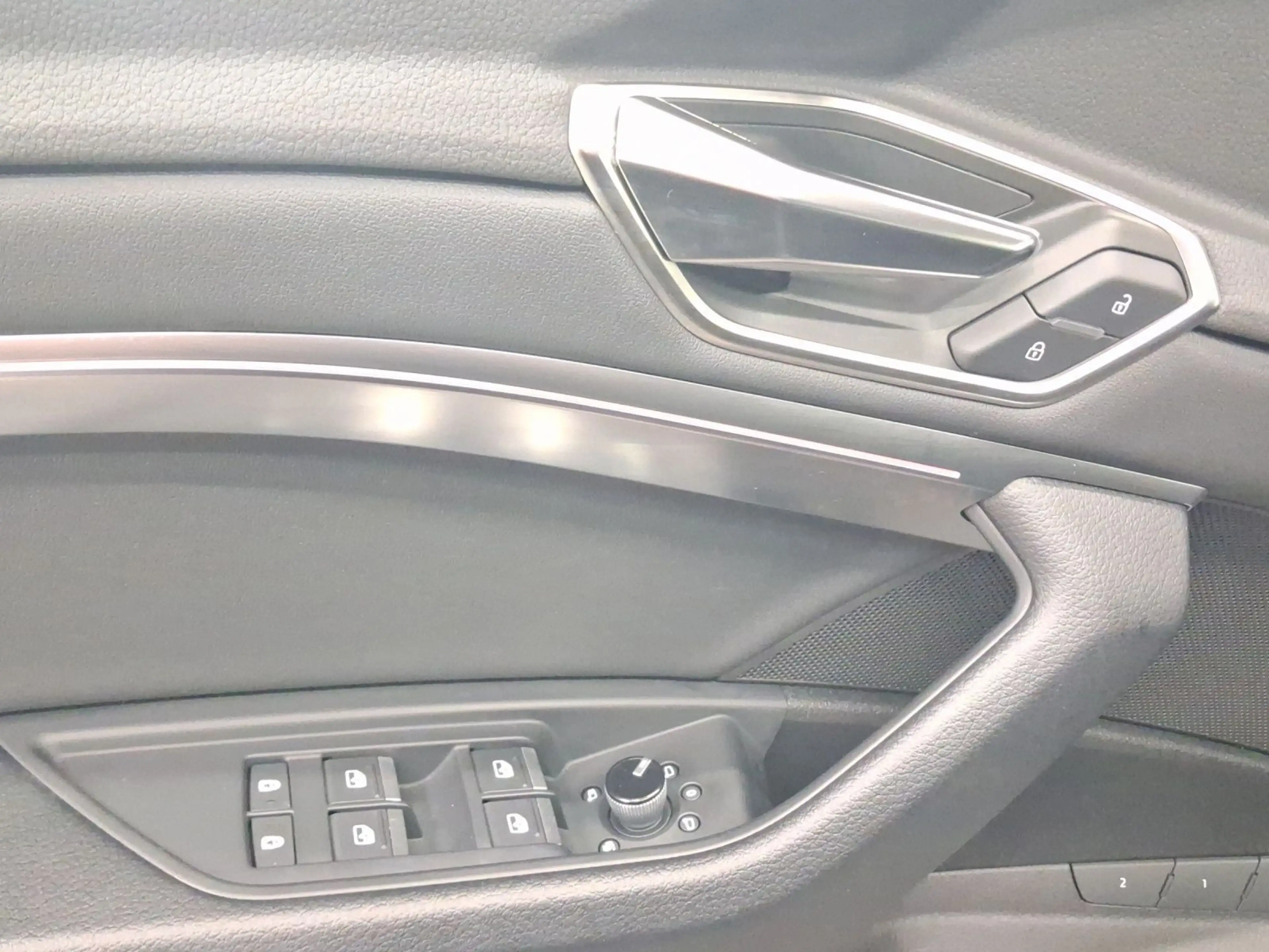 Audi Q8 e-tron 55 Q ADVANCED AHK STDHZG BuO OPS+ PDC+ — photo 8