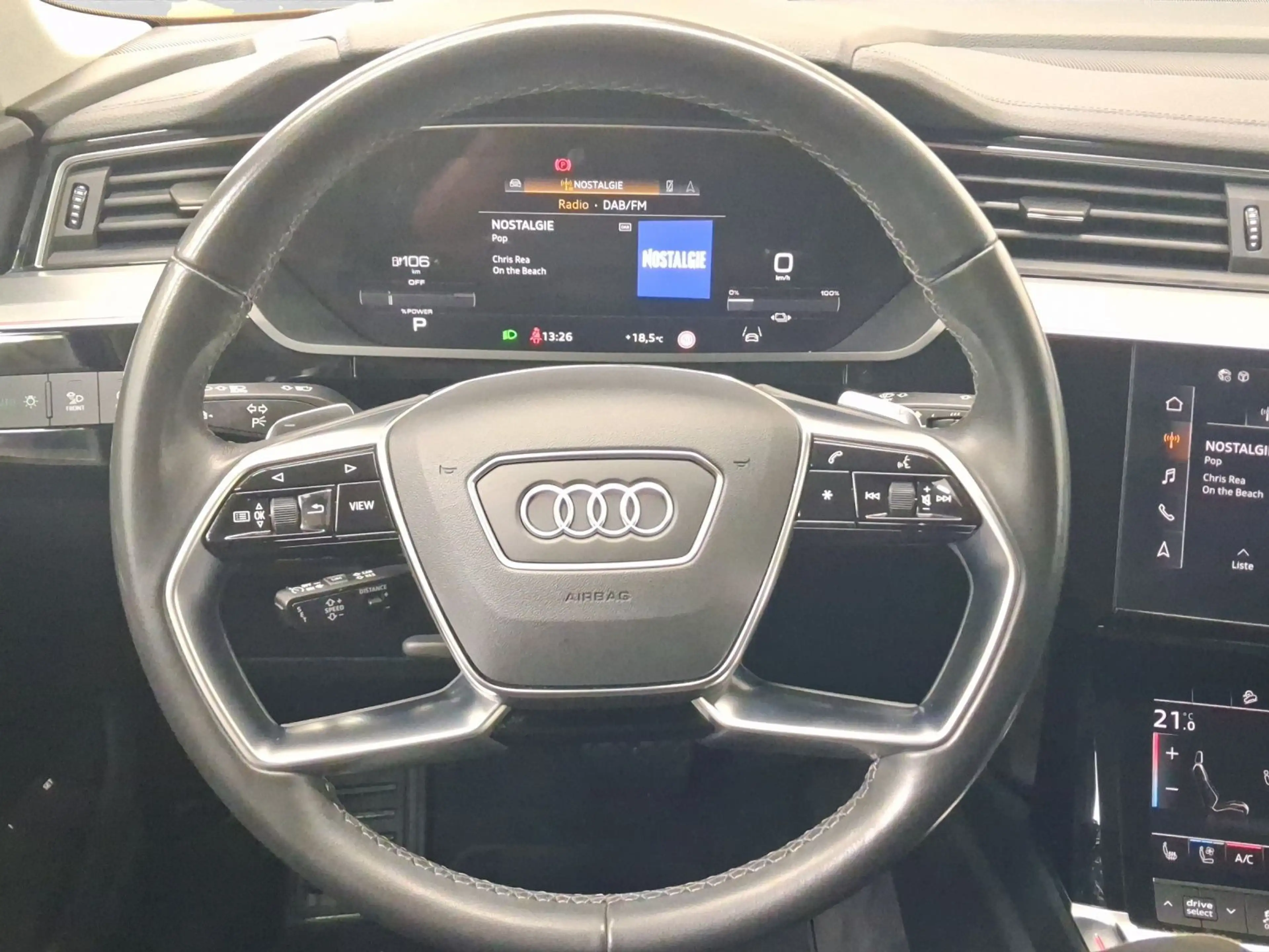 Audi Q8 e-tron 55 Q ADVANCED AHK STDHZG BuO OPS+ PDC+ — photo 9