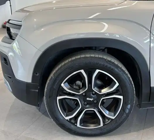 Jeep Avenger view 8