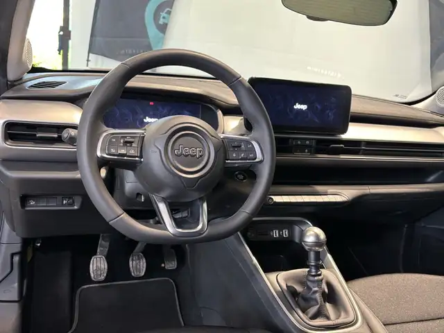 Jeep Avenger view 11