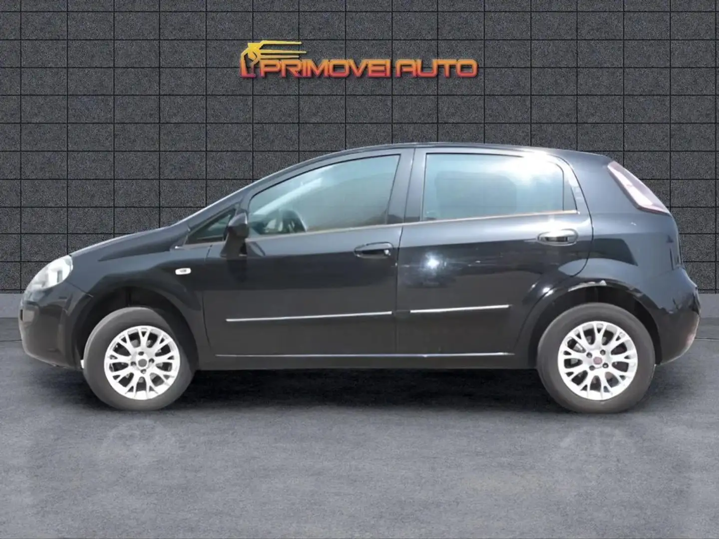 Fiat Punto 1.4 5 porte Dynamic Natural Power Nero - 2
