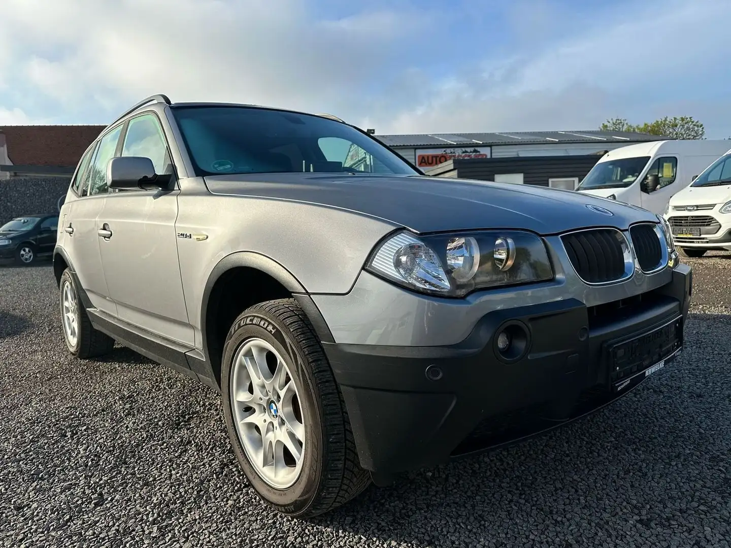 BMW X3 2.0d  Sportsitze  Klimaaut.  AHK Grau - 1