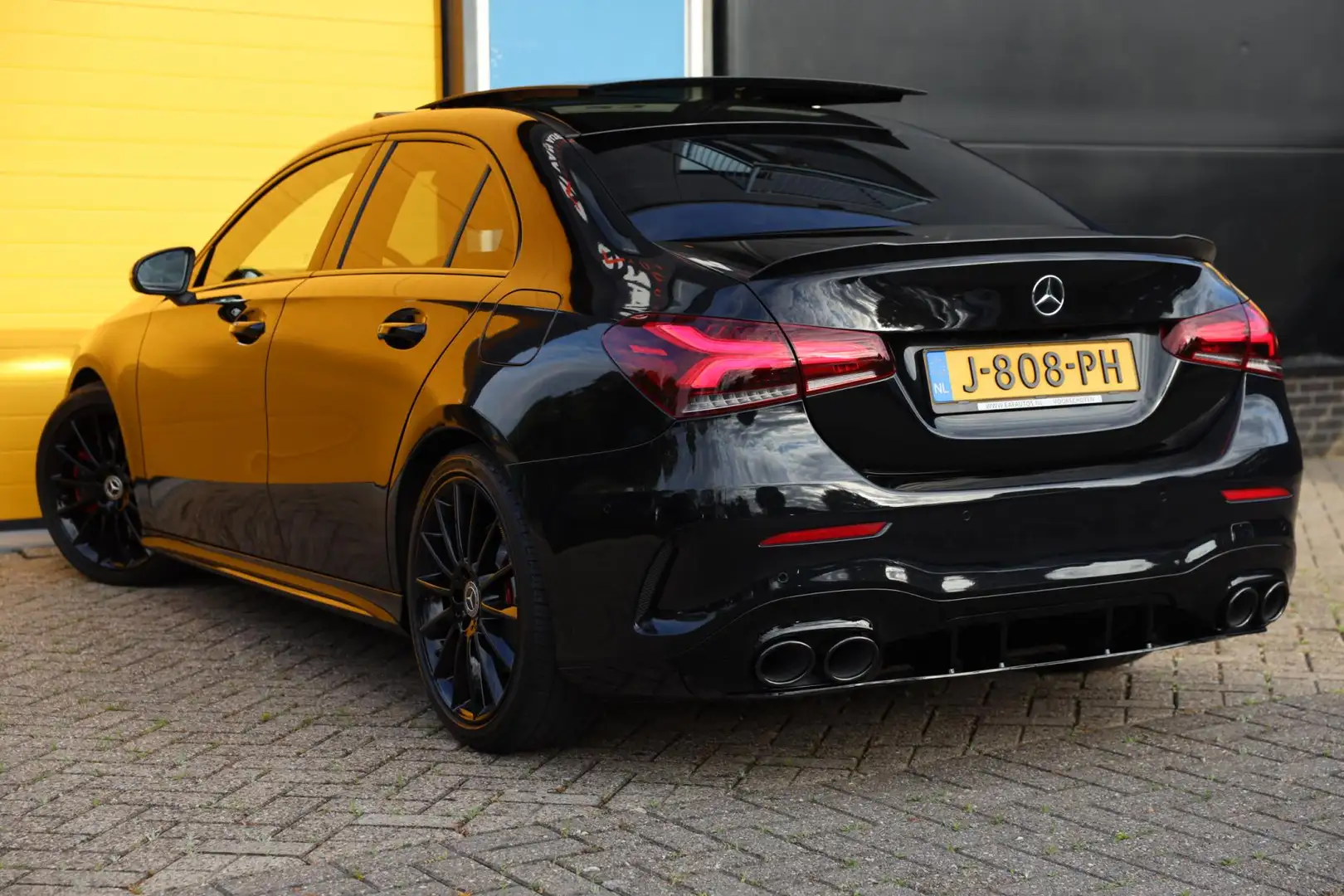 Mercedes-Benz A 250 AMG 45 Look / AUT / 224 Pk / Open Panoramadak / Di Noir - 2