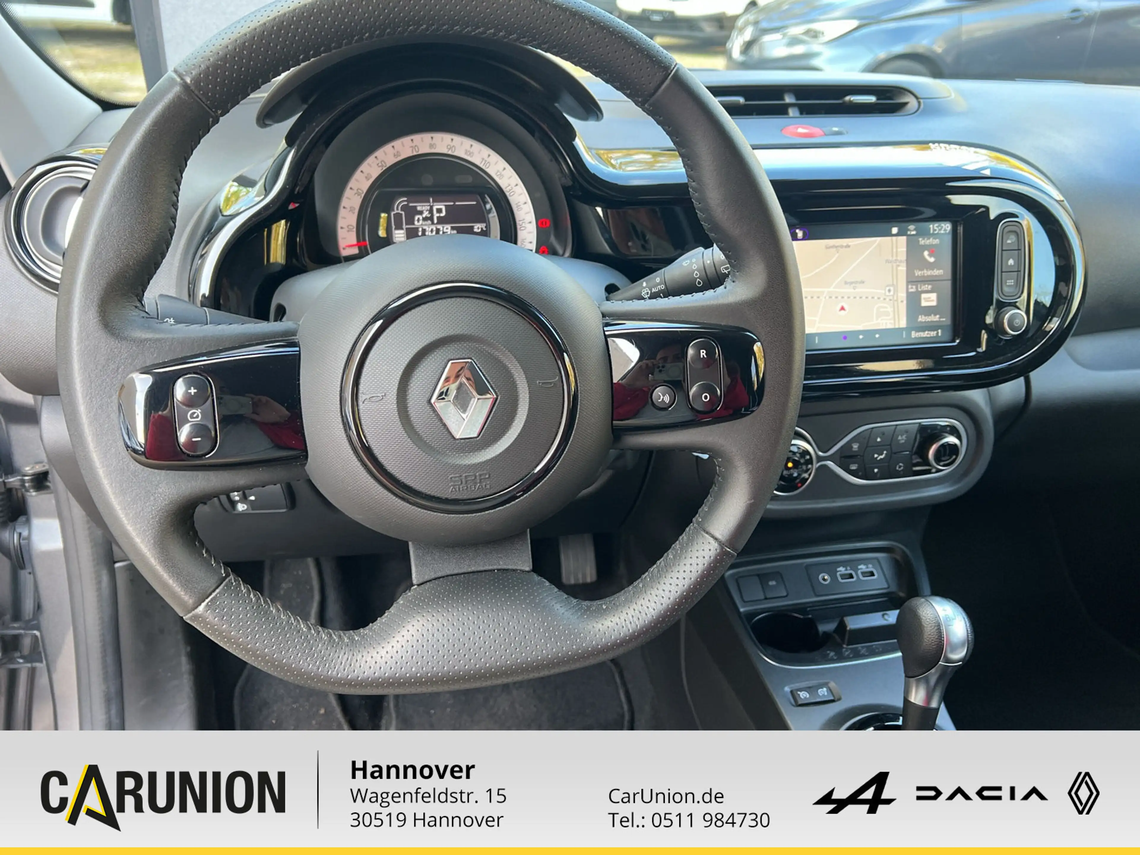 Renault Twingo E-Tech Urban Night — photo 13
