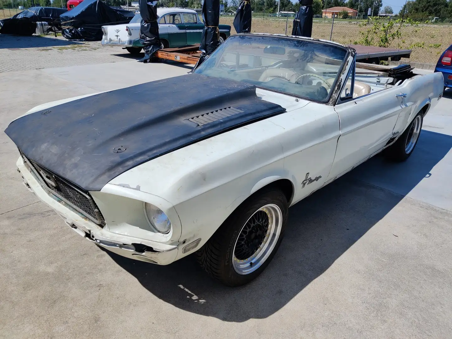 Ford Mustang cabriolet Blanc - 1