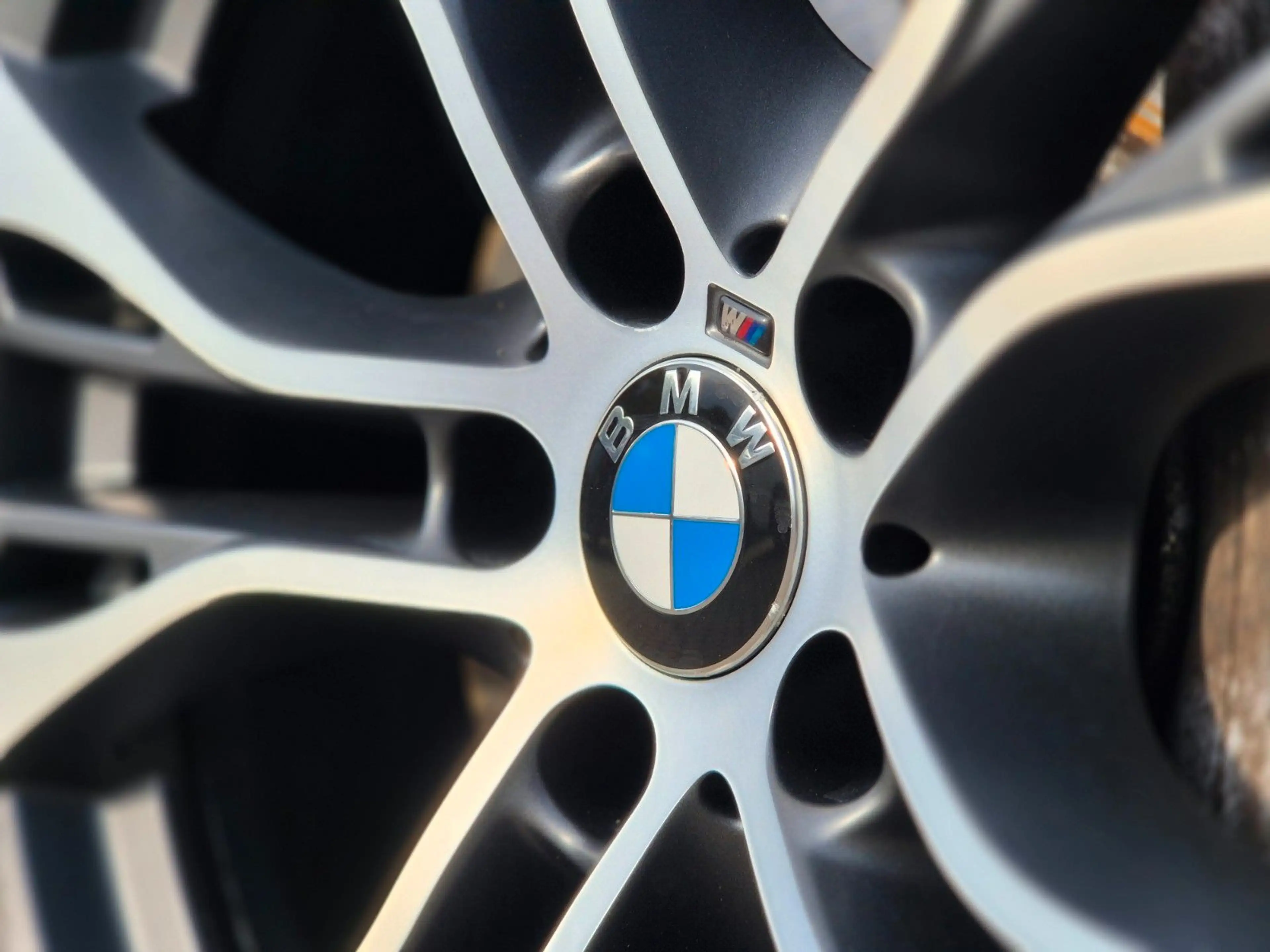 BMW X5 M50d Pano 360° 4 Zonen ACC Adaptives Fahrwerk — photo 2