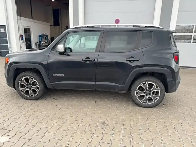 Jeep Renegade view 4