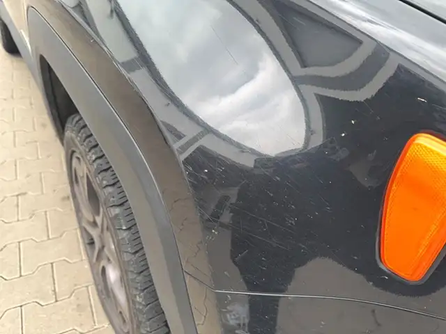 Jeep Renegade view 13