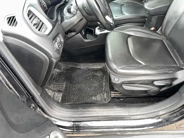 Jeep Renegade view 11