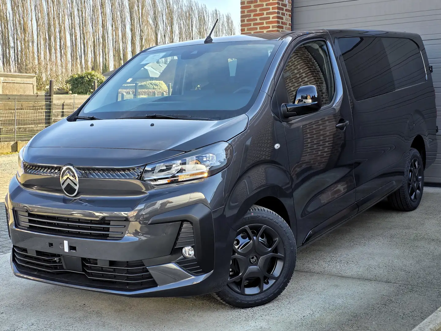 Citroen Jumpy XL Dub Cab 5Zits 32.990EX NIEUW 0KM 2025 - 177PK Gris - 1
