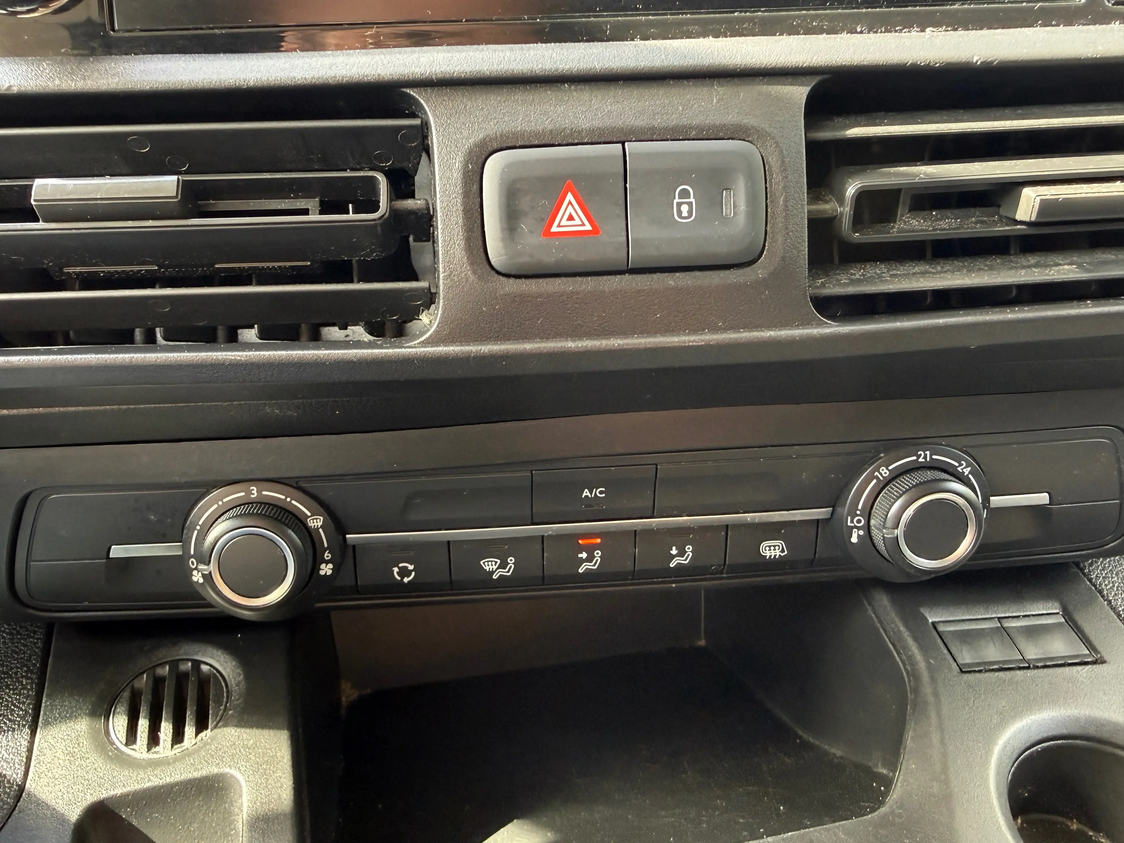 Opel Combo 1.5 D Edition*Navi*Kamera*AHK* — photo 17