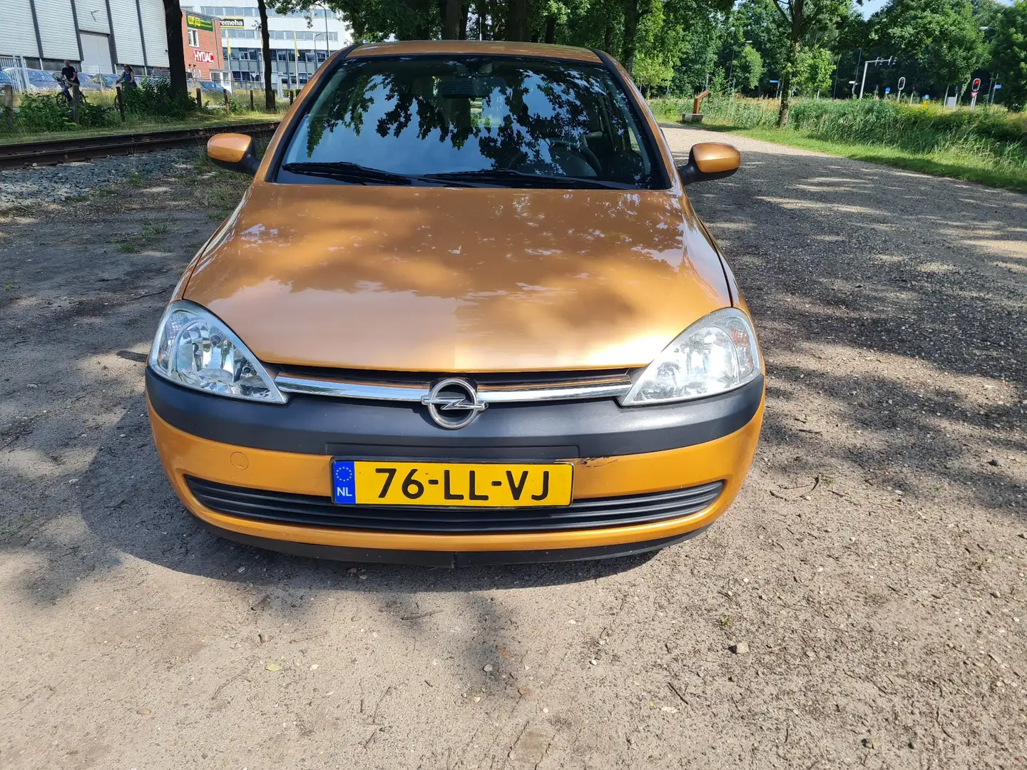 Opel Corsa 1.2-16V Comfort Goud - 1