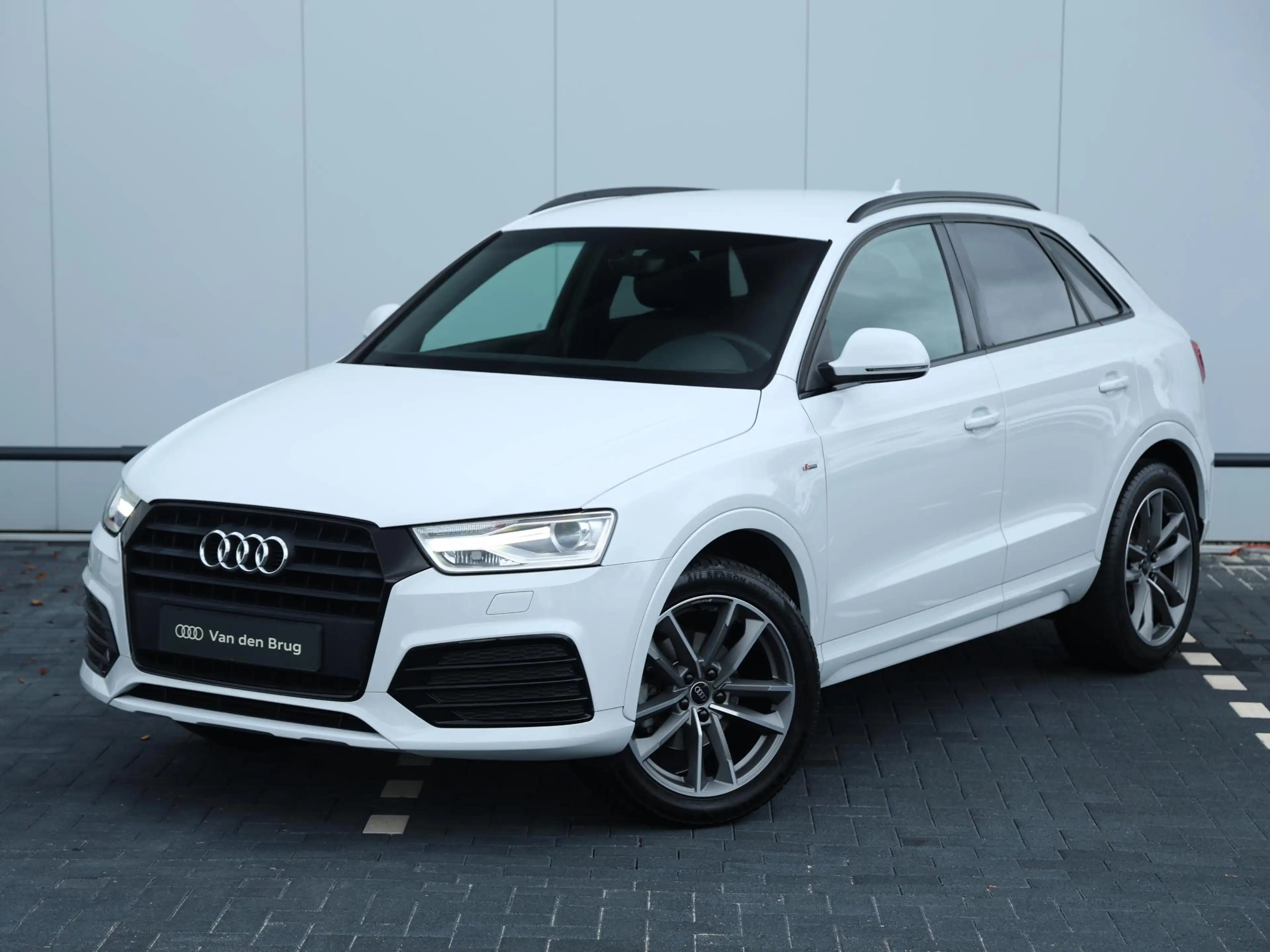 Audi Q3 1.4 TFSI CoD Adrenalin | Automaat | Navi | 19'' ve — photo 10