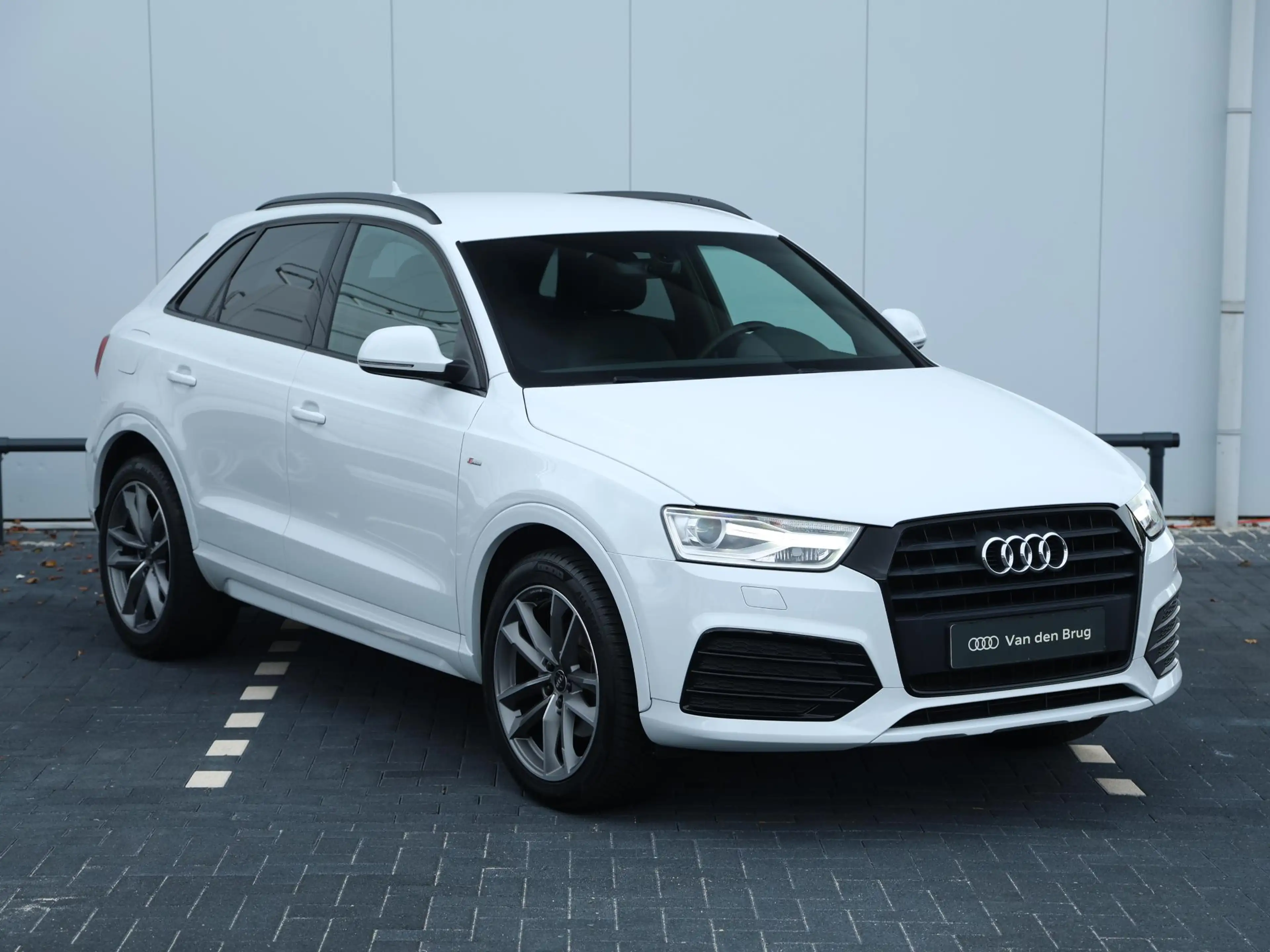 Audi Q3 1.4 TFSI CoD Adrenalin | Automaat | Navi | 19'' ve — photo 3