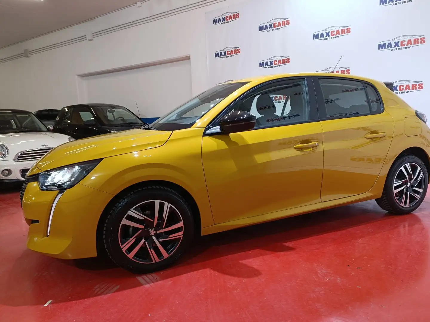 Peugeot 208 1.2 puretech Allure Giallo - 2