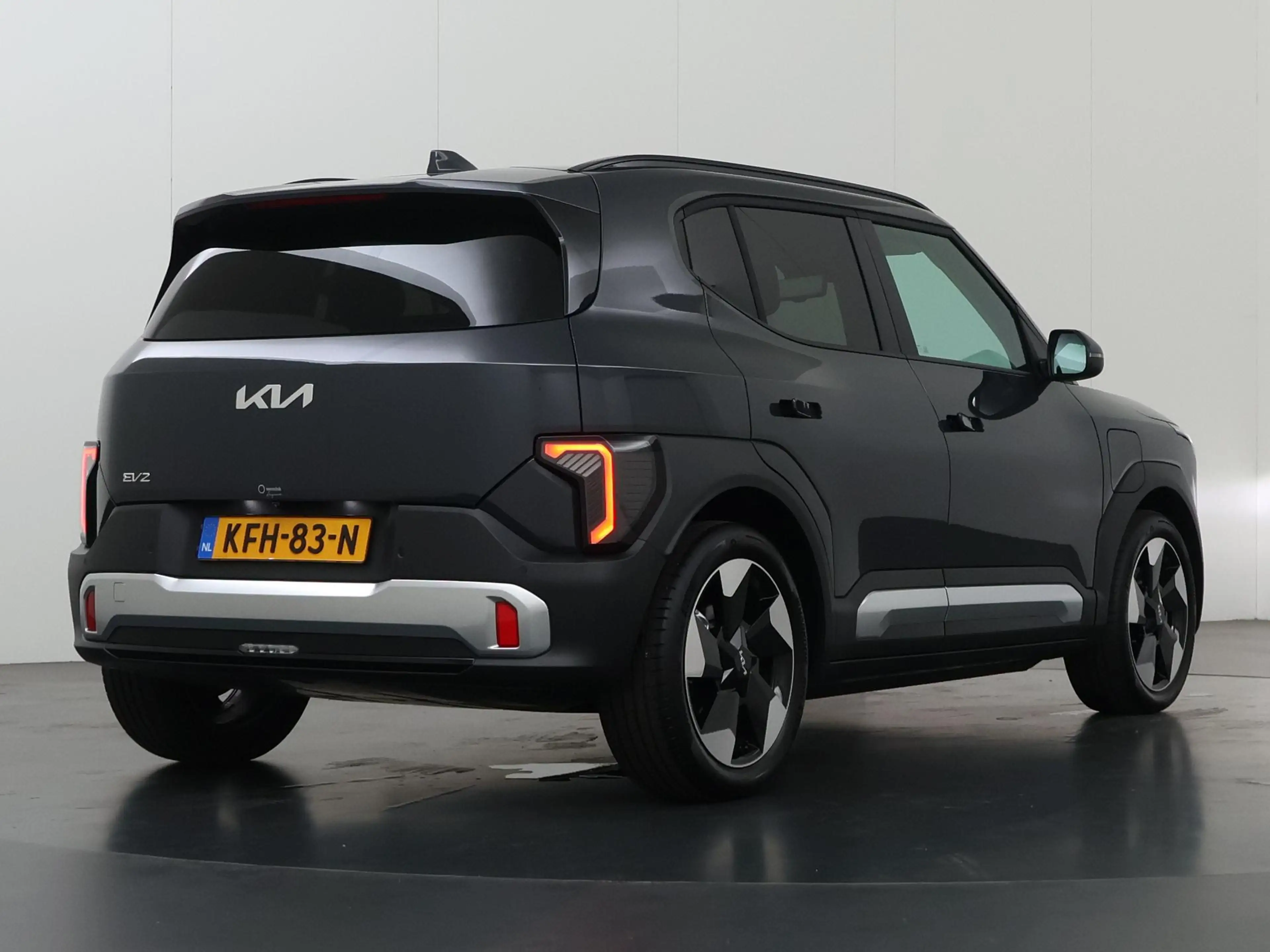 Kia EV2 Plus Advanced 42.2 kWh | Glazen schuif-/kanteldak — photo 2
