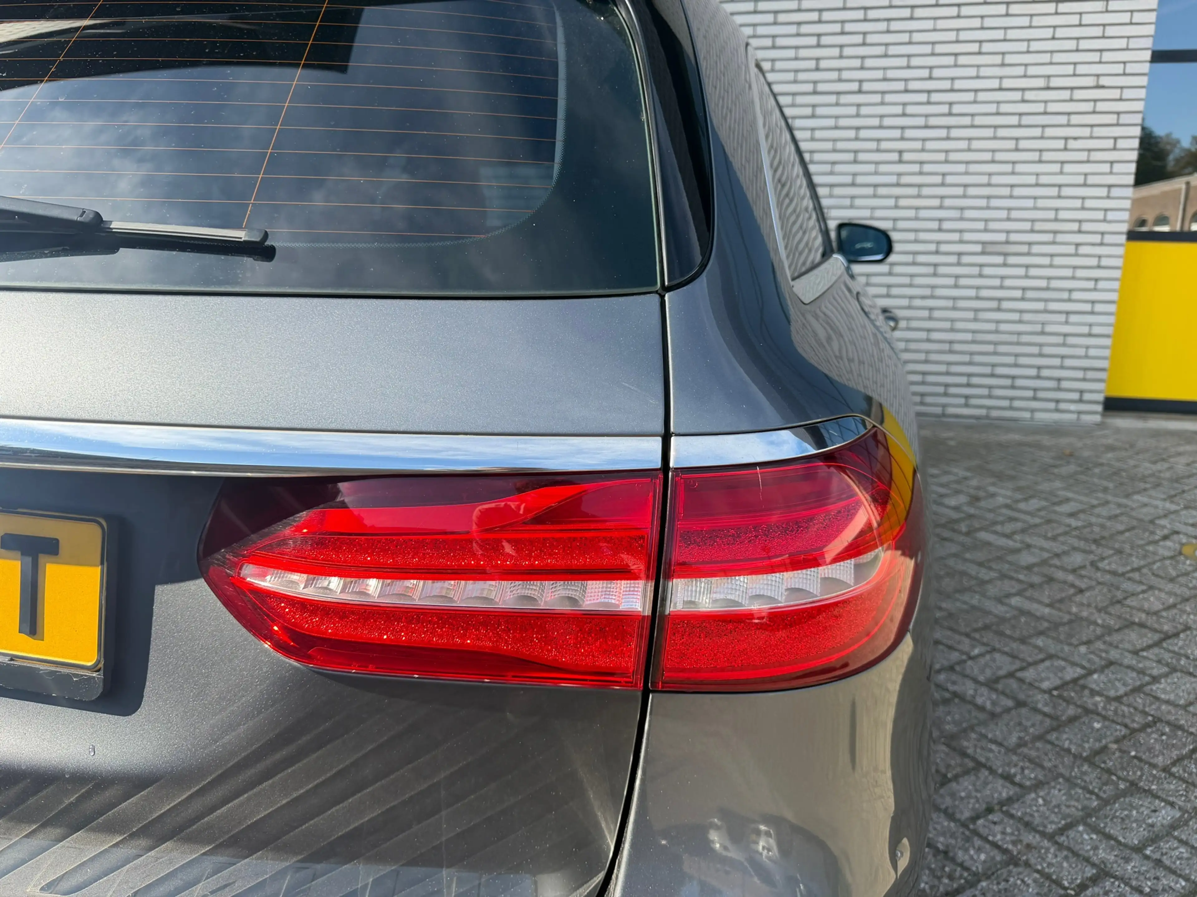 Mercedes-Benz E 200 Estate Premium, Luchtvering, Trekhaak, 4 seizoenen — photo 31