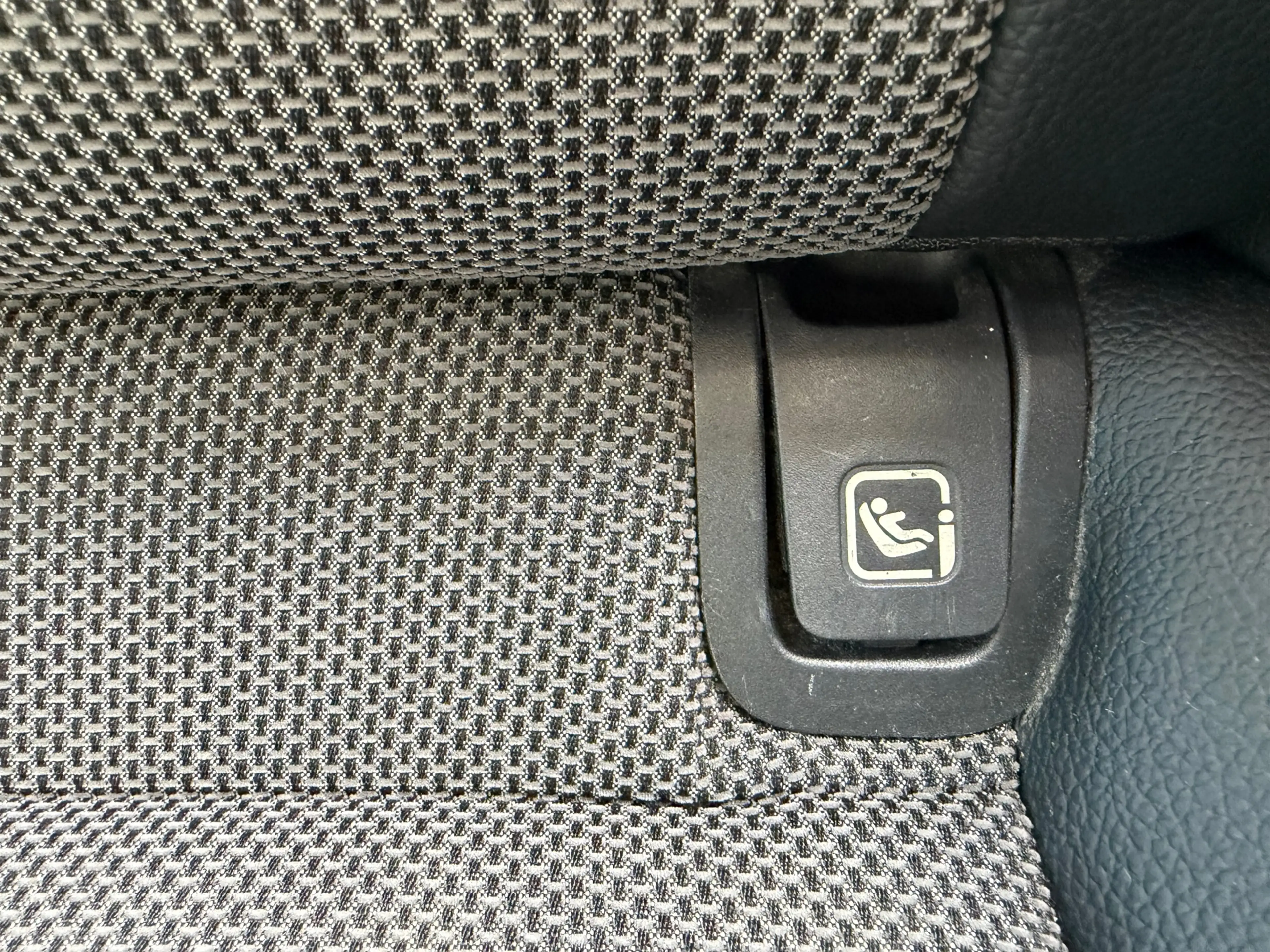 Mercedes-Benz E 200 Estate Premium, Luchtvering, Trekhaak, 4 seizoenen — photo 30