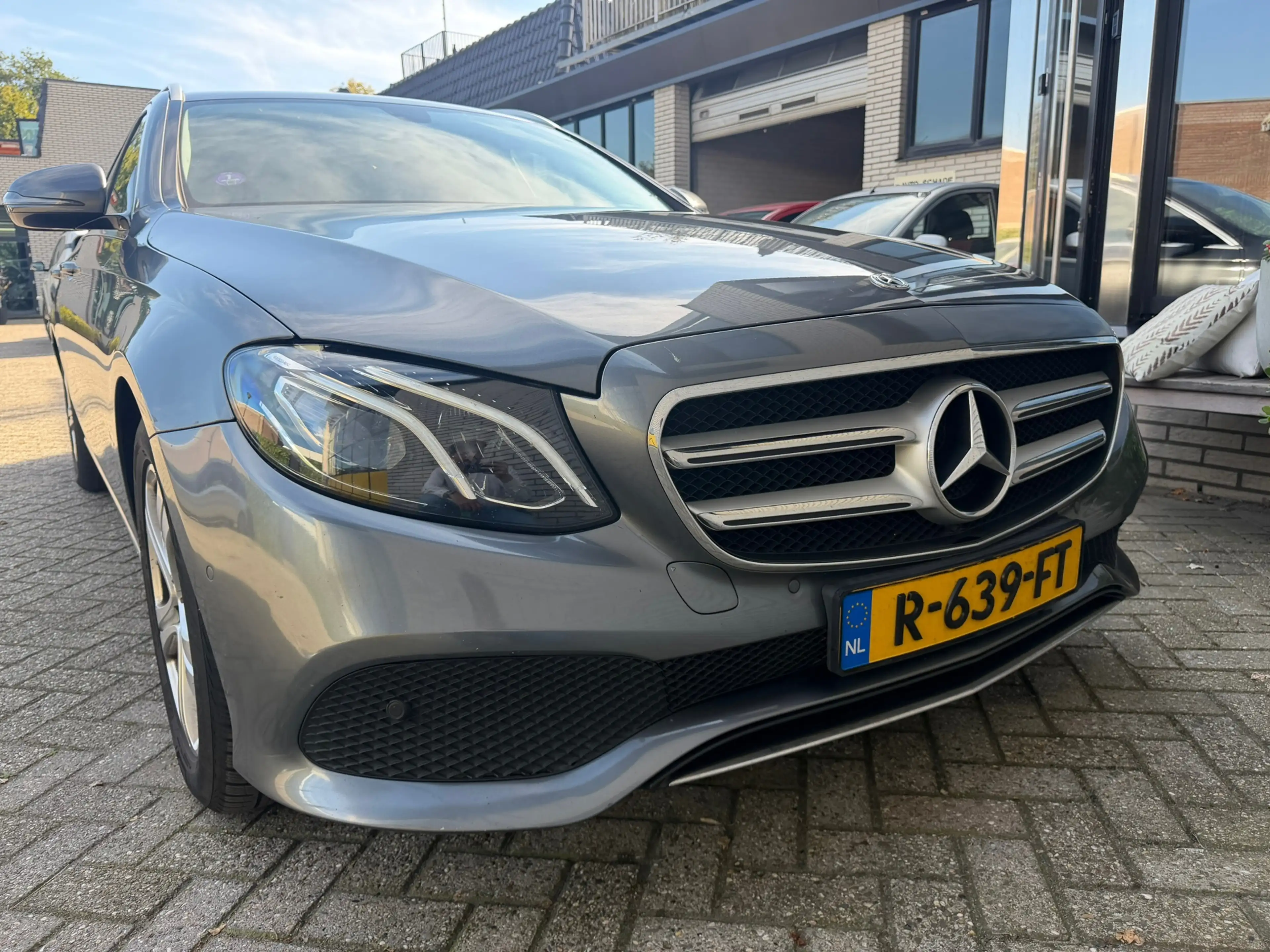 Mercedes-Benz E 200 Estate Premium, Luchtvering, Trekhaak, 4 seizoenen — photo 35