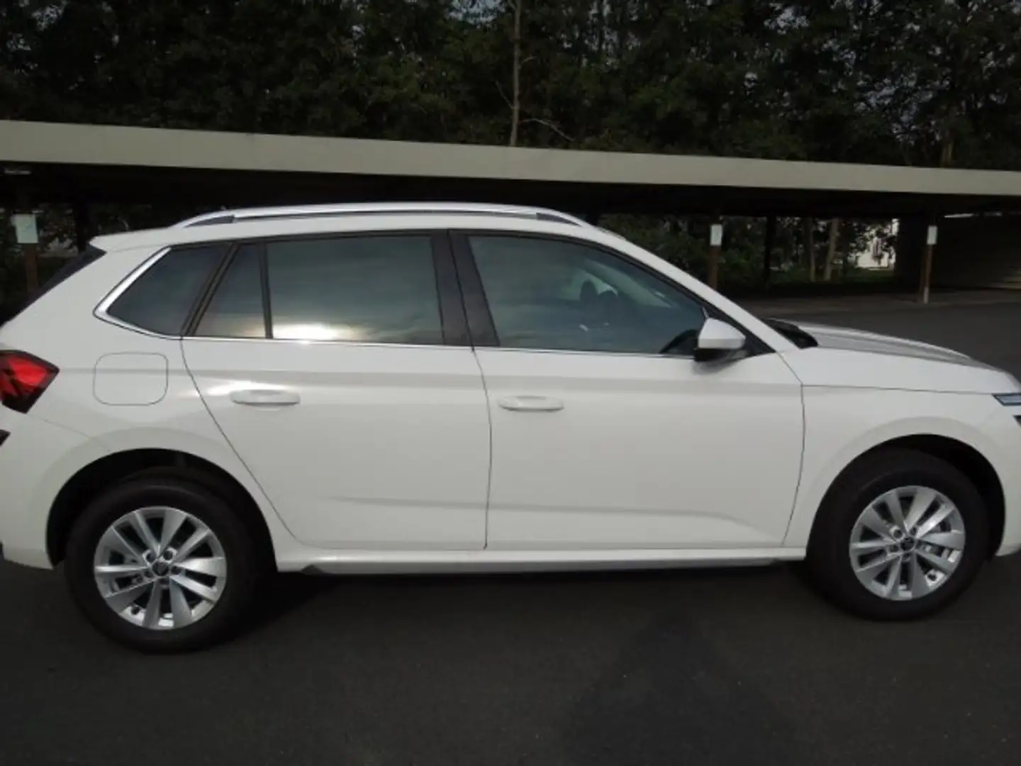Skoda Kamiq 1.0 TSI Selection/SmartL.Navi/PDC/Sitzh/LED/LM16 Blanco - 1