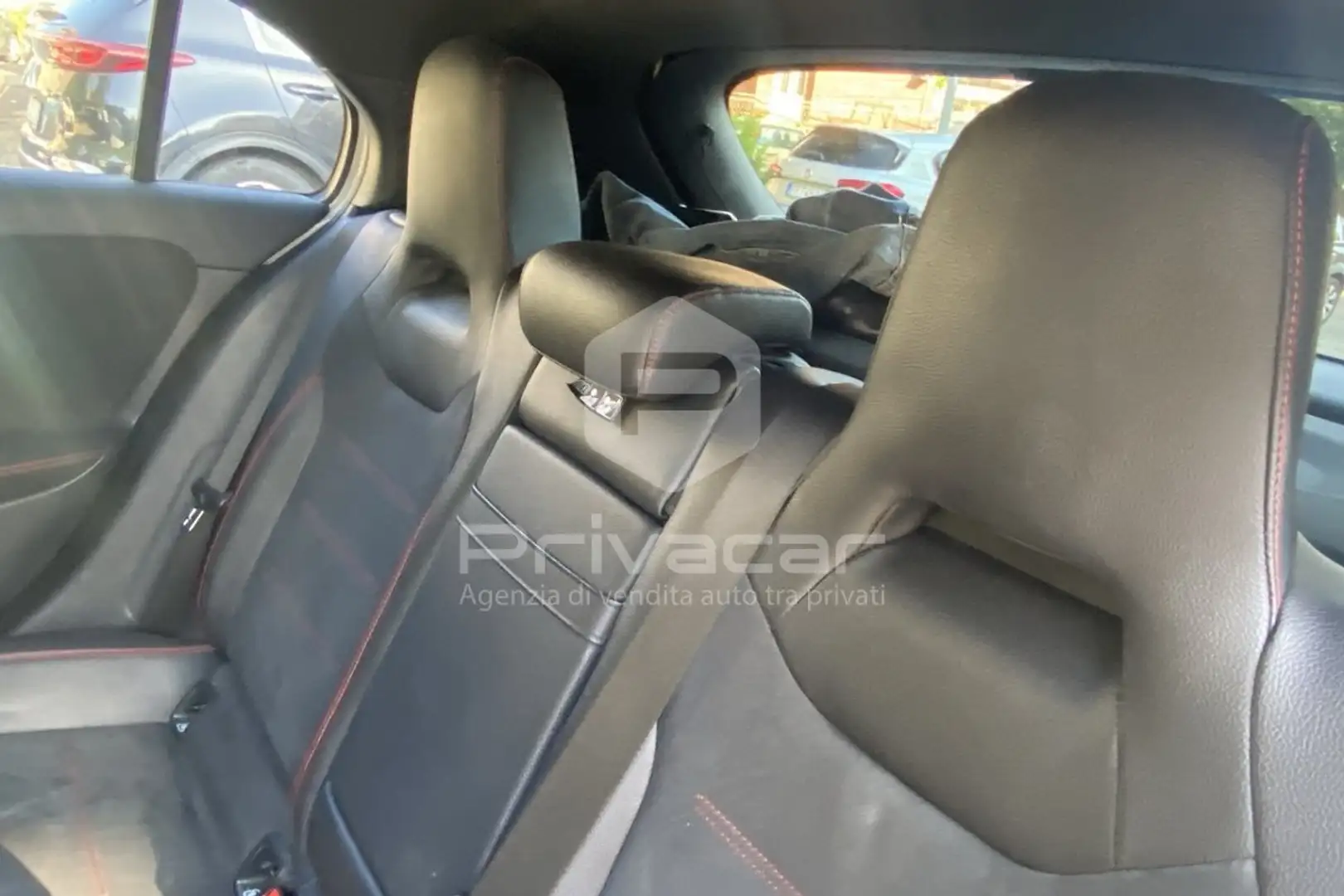 Mercedes-Benz A 200 A 200 d Automatic Premium Bianco - 2