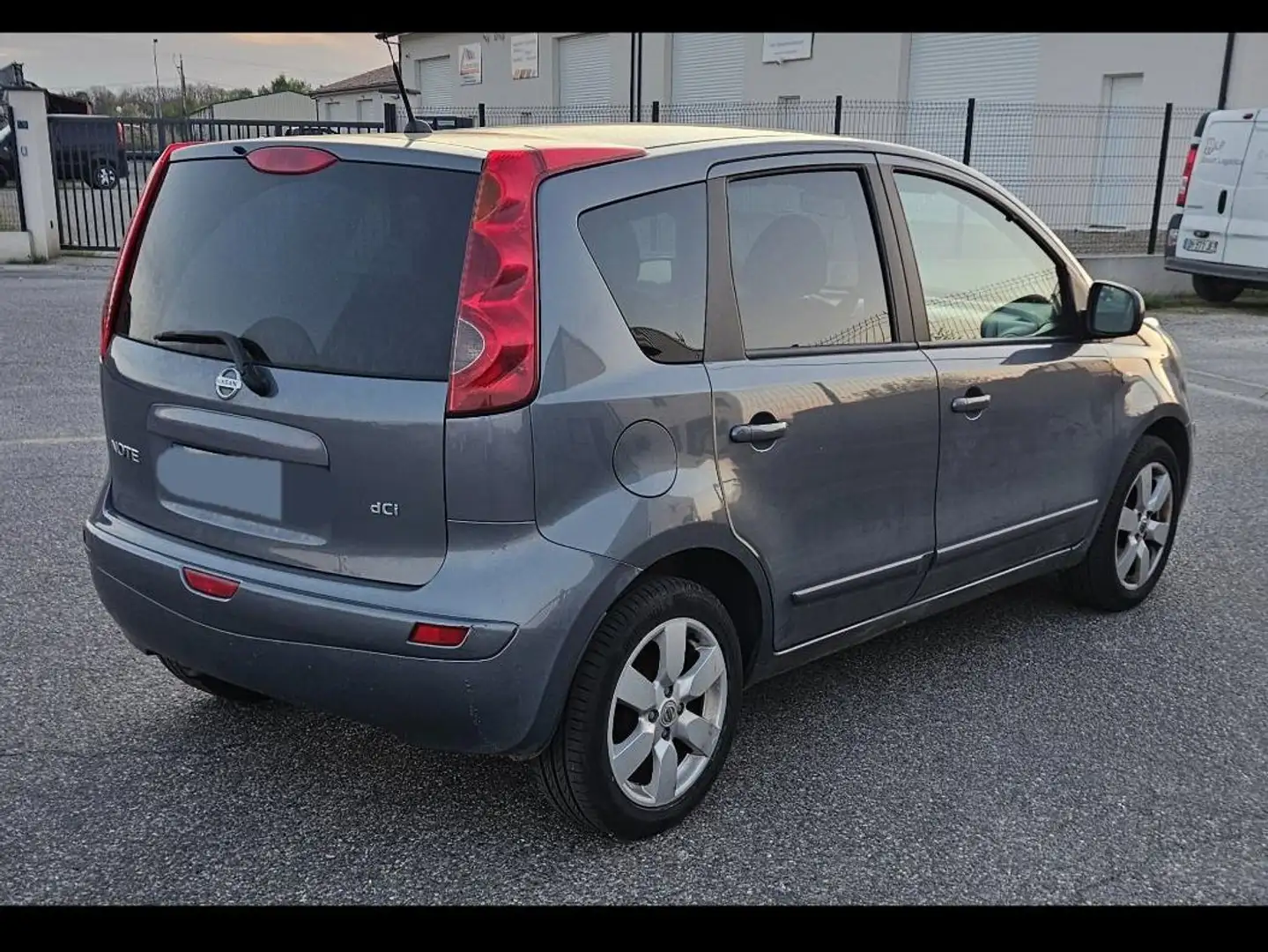 Nissan Note NOTE ENTREPRISE 1.5 dCi 86 ACENTA Gris - 2