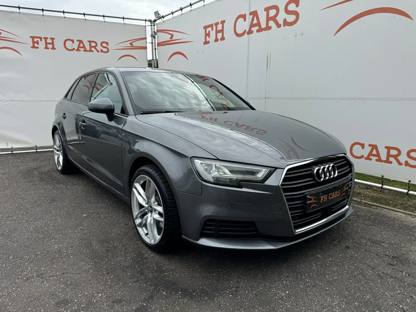 Audi A3 2.0 TDI S TRONIC*VIRTUAL CO*MATRIX*FULL LED*CAMERA Grau - 2