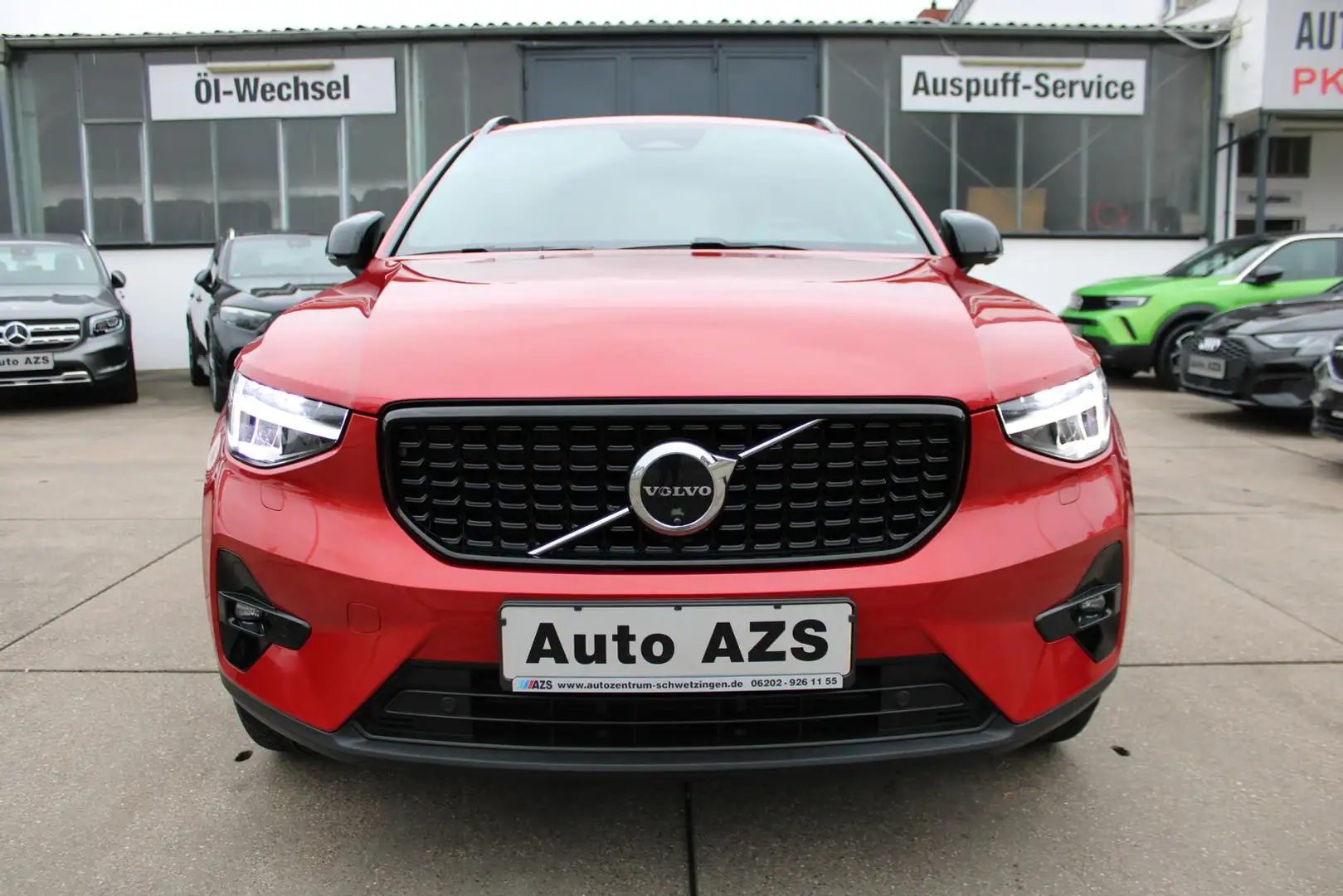 Volvo XC40 B3 Plus Dark/1.Hd/360°CAM/HARMAN/KARDON/ACC Червоний - 2