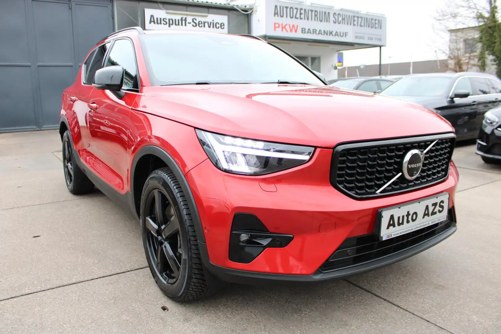 Volvo XC40 B3 Plus Dark/1.Hd/360°CAM/HARMAN/KARDON/ACC Червоний - 1