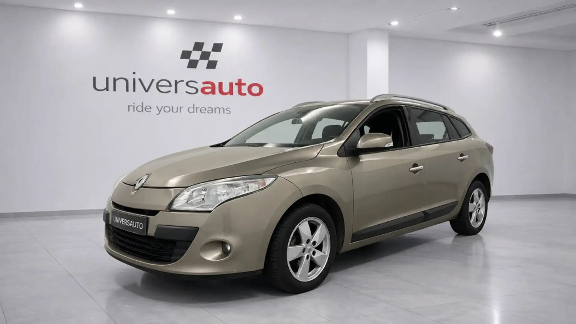 Renault Megane S.T. 1.5dCi Dynamique 110 Beige - 1