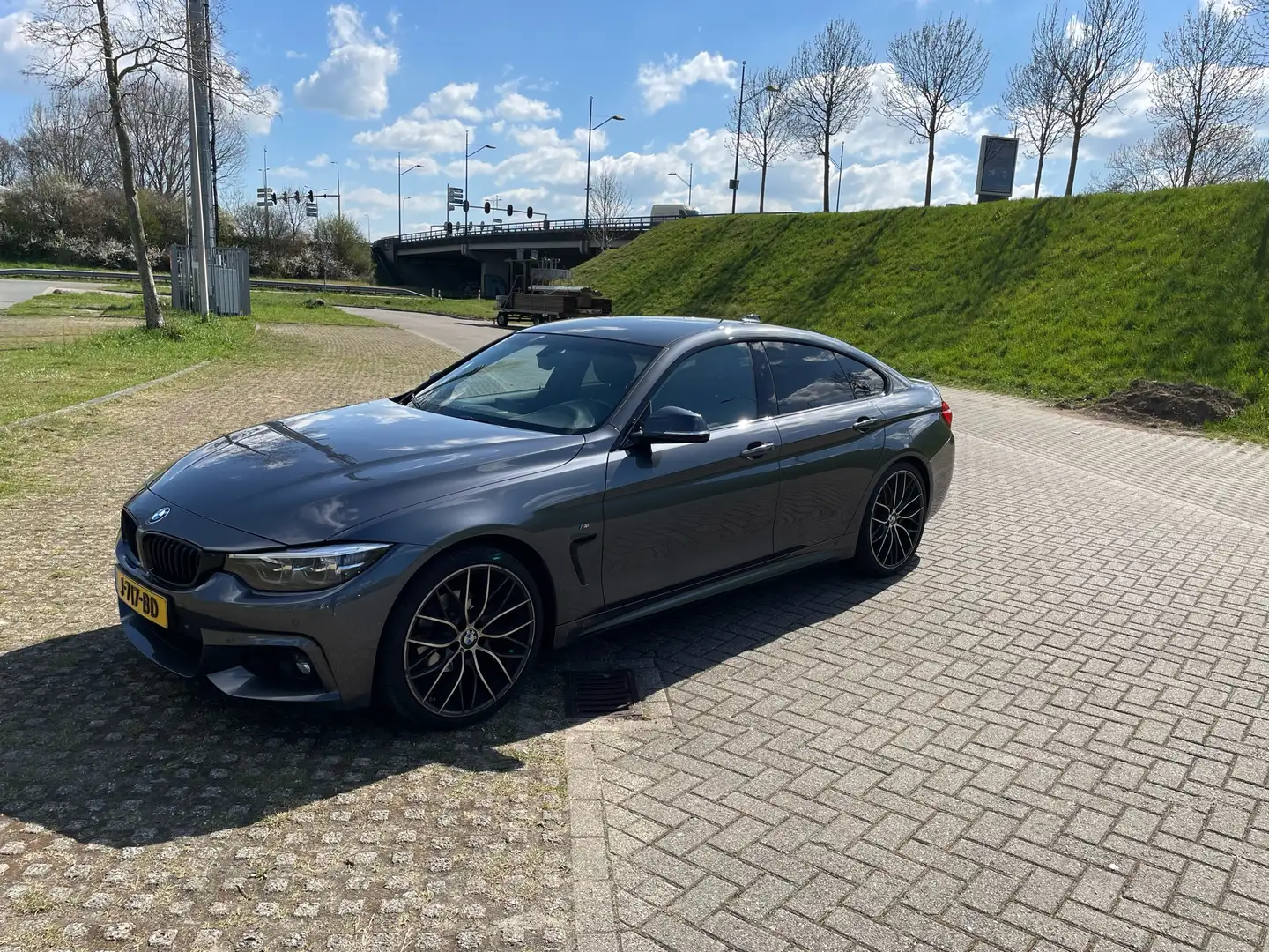 BMW 418 High Executive (M) Edition Grijs - 1