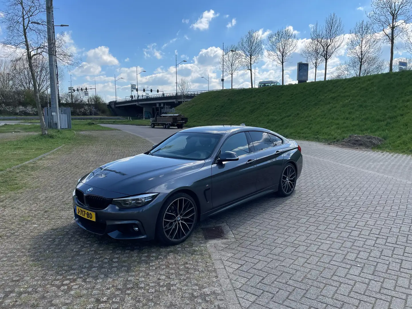 BMW 418 High Executive (M) Edition Grijs - 2