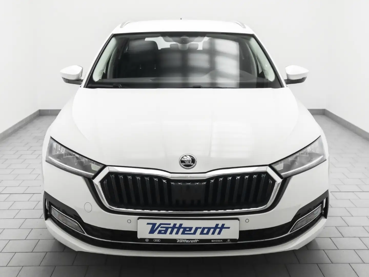 Skoda Octavia Combi 2.0 TDI STYLE Navi AHK Weiß - 2