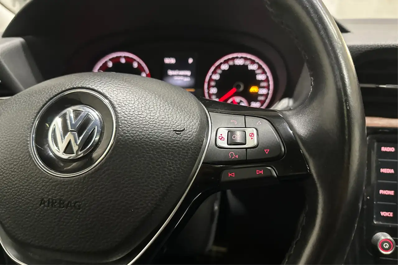 Volkswagen Passat снимка Volkswagen Passat