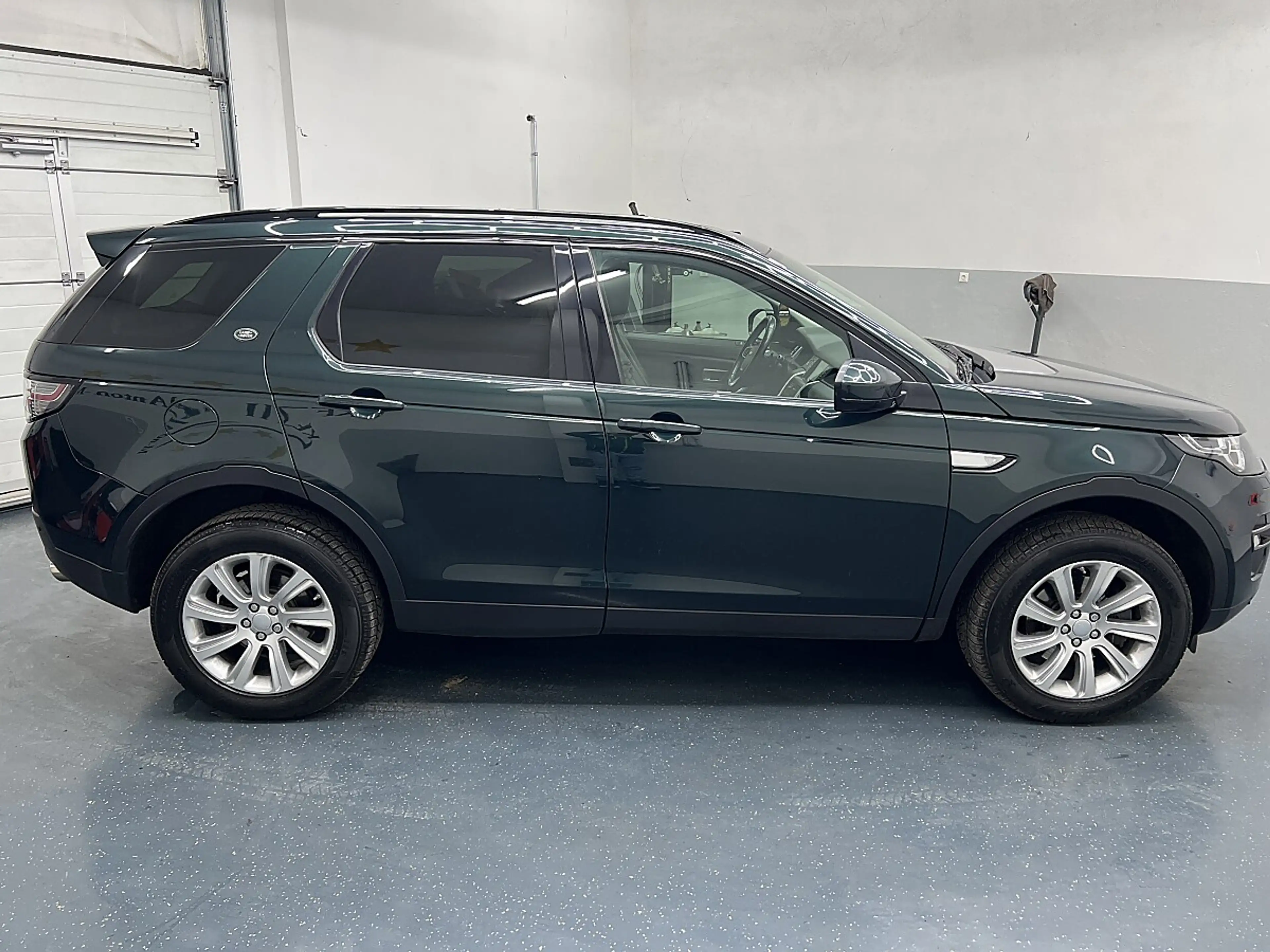 Land Rover Discovery Sport 2,0 SD4 4WD HSE Aut. * SOFORT FINANZIERUNG & EI... — photo 6