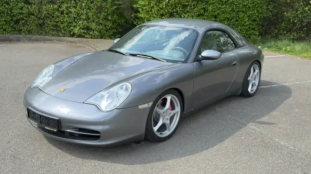 Porsche 996 carrera 4