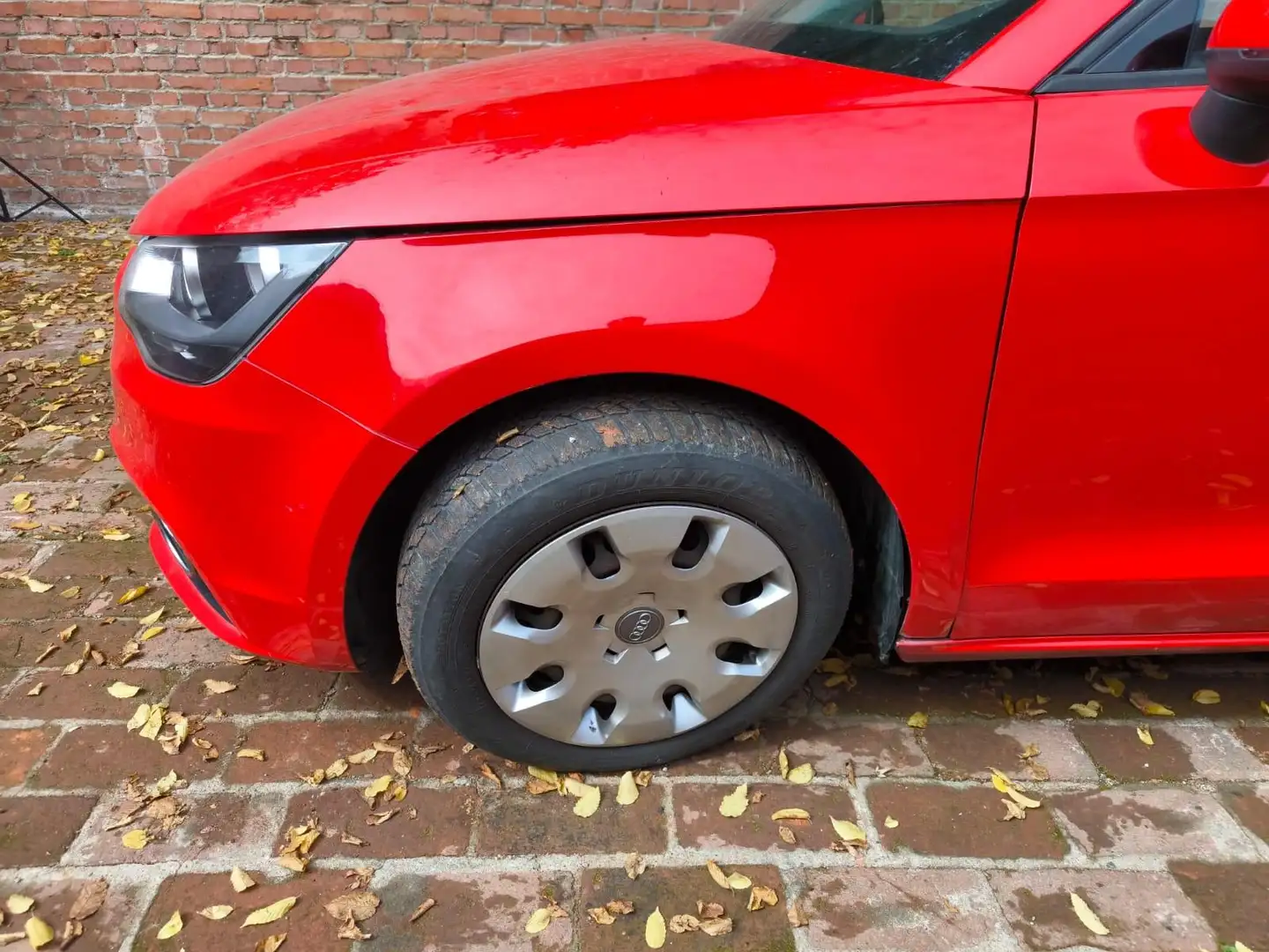 Audi A1 1.4 16V TFSI über Bordstein gefahren Rot - 2