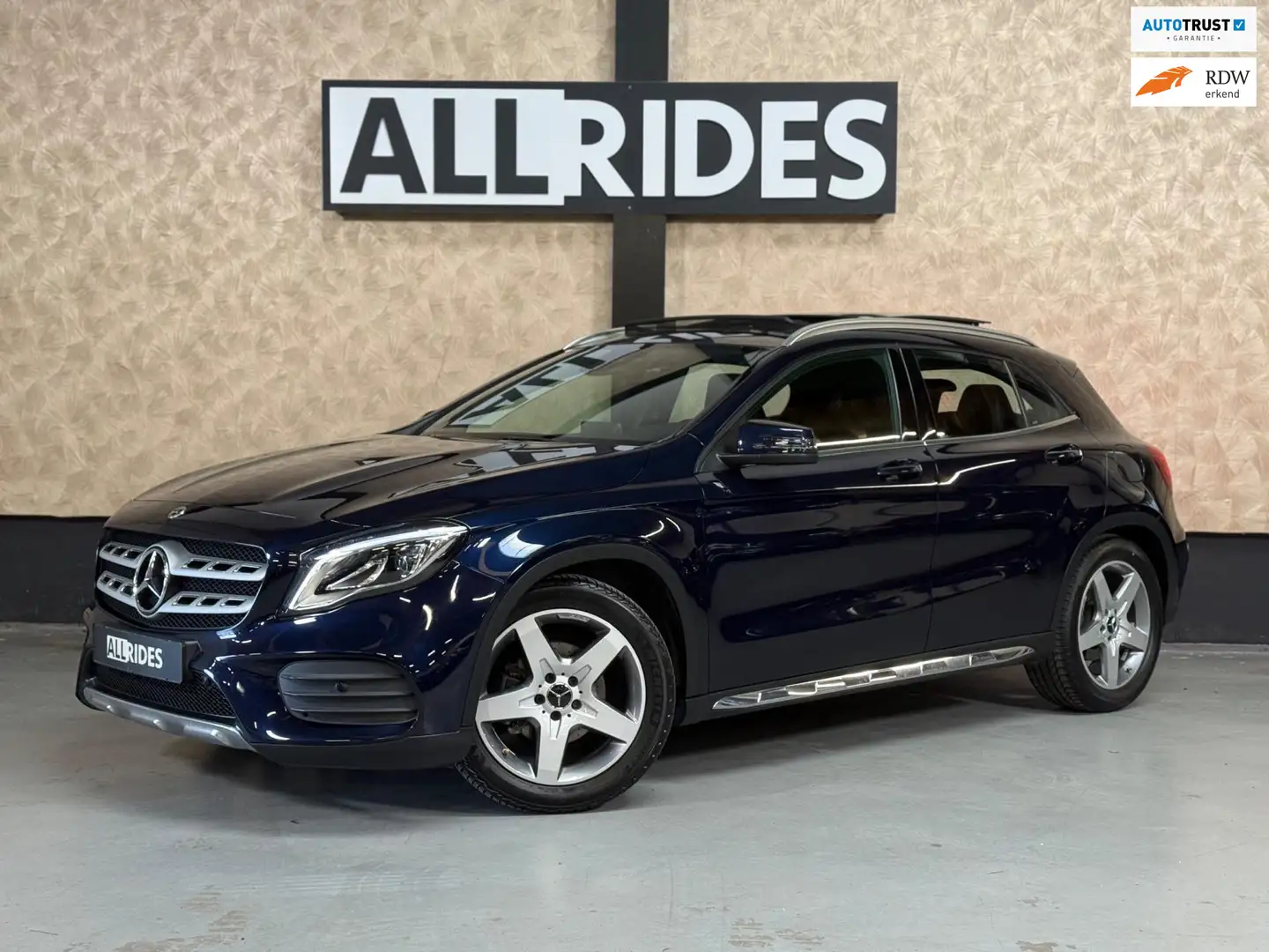 Mercedes-Benz GLA 180 Business Solution AMG | Pano | Camera | Sfeerverli Bleu - 1