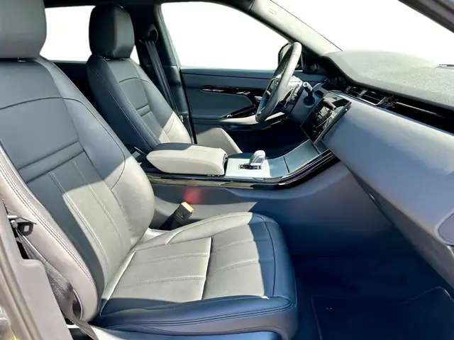 Land Rover Range Rover Evoque view 3
