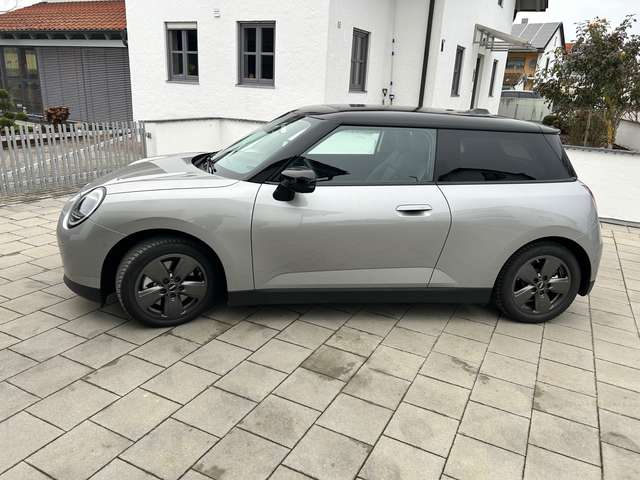 Imagine MINI Cooper E Mini Cooper E Classic Trim