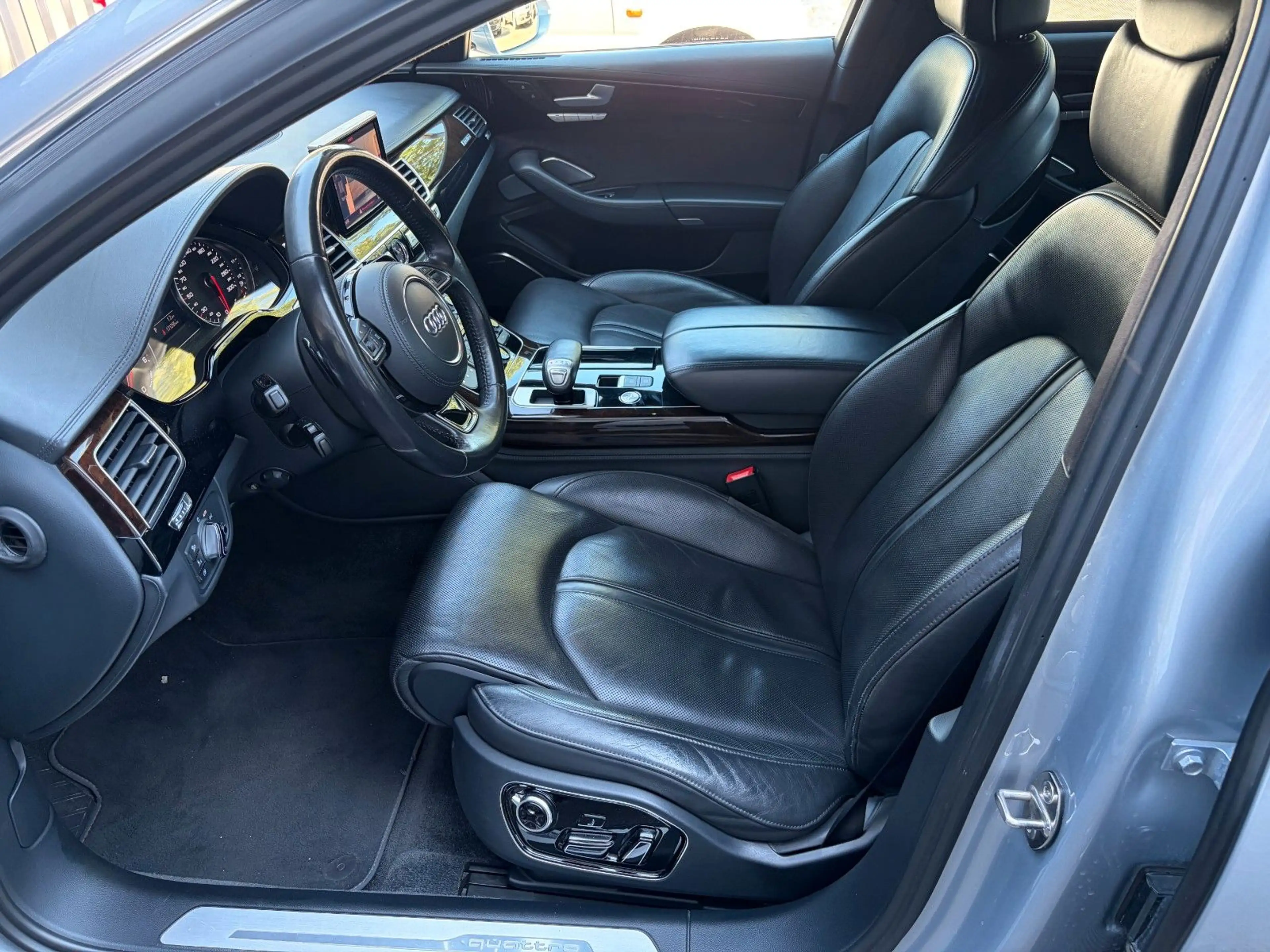 Audi A8 3.0 TDI quattro · Massage · ACC ·Matrix· Pano — photo 15