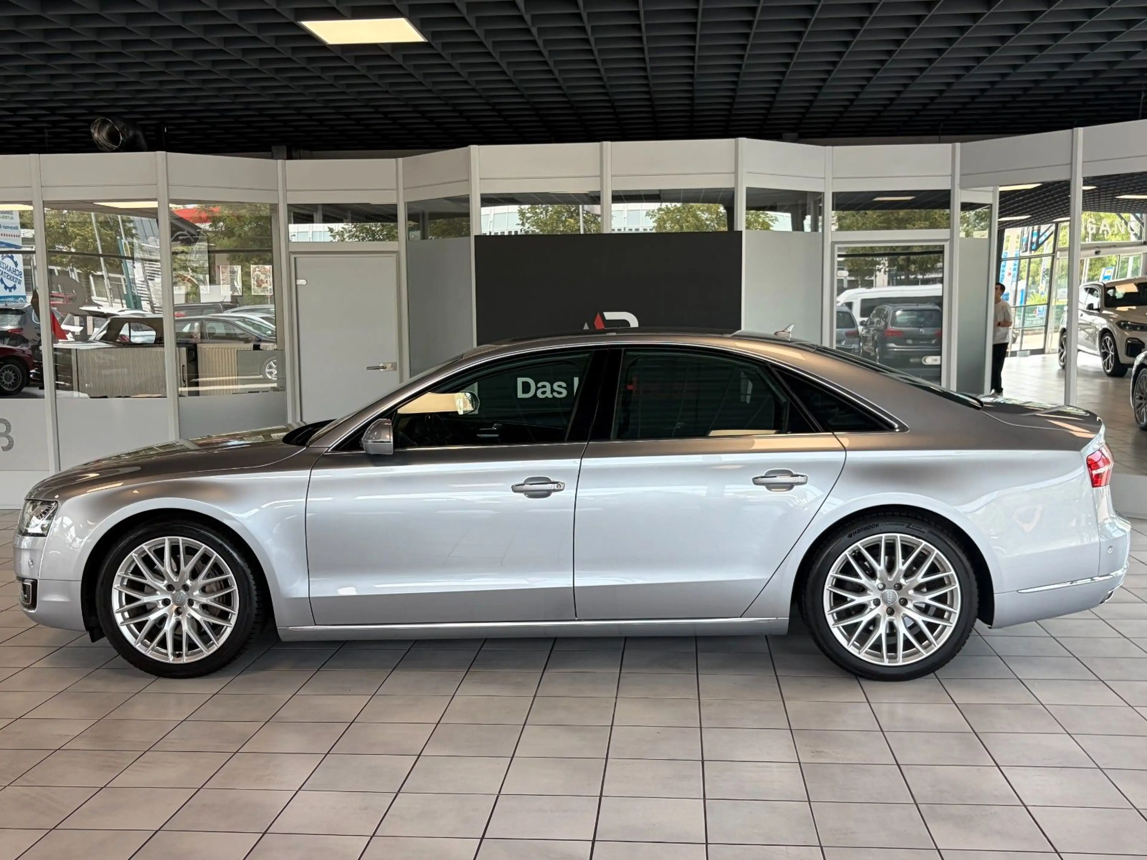 Audi A8 3.0 TDI quattro · Massage · ACC ·Matrix· Pano — photo 7